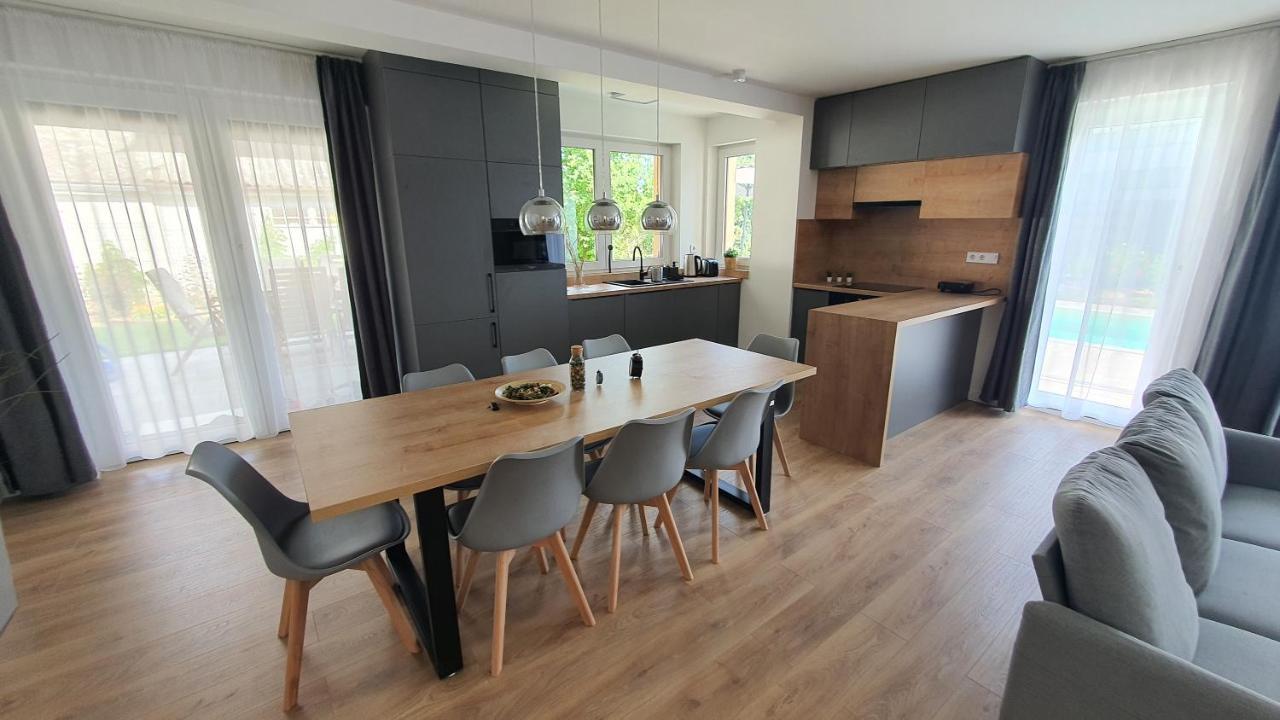 Velence Lakeside Pool House מראה חיצוני תמונה