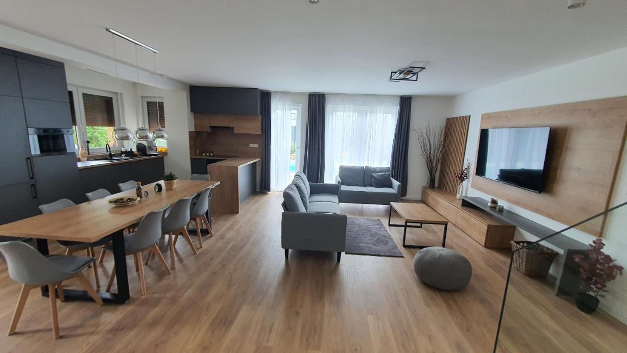 Velence Lakeside Pool House מראה חיצוני תמונה